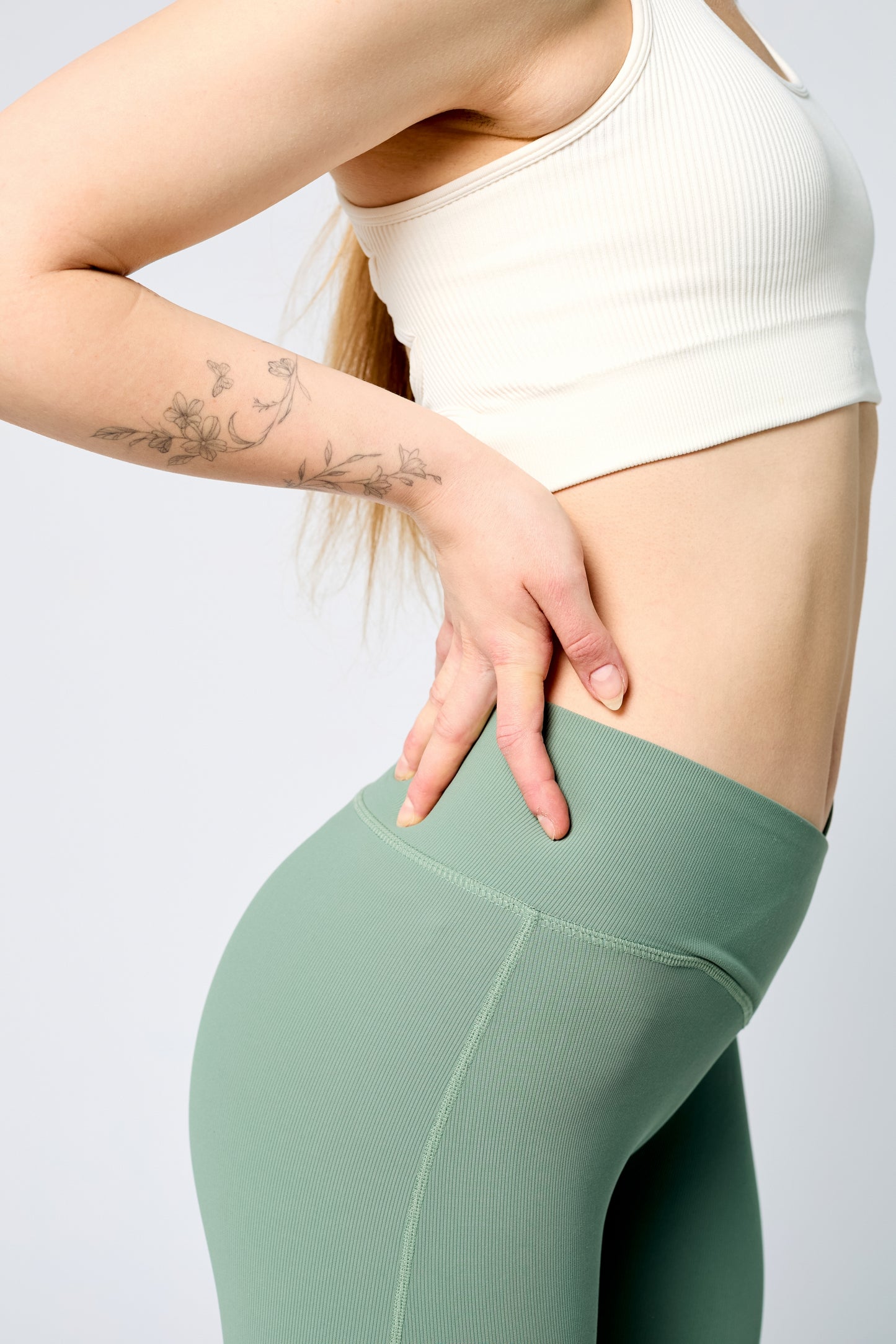 ICONIC Core Seamless Bra – Backless Multistrap