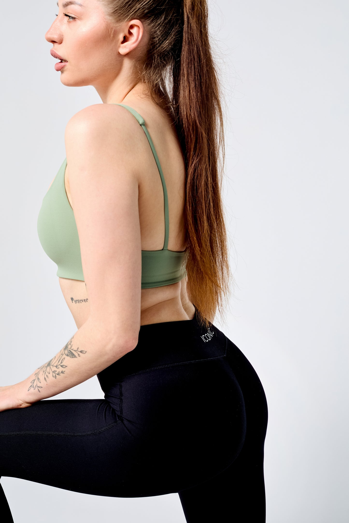 ICONIC Flow Wide-Leg Leggings - Black
